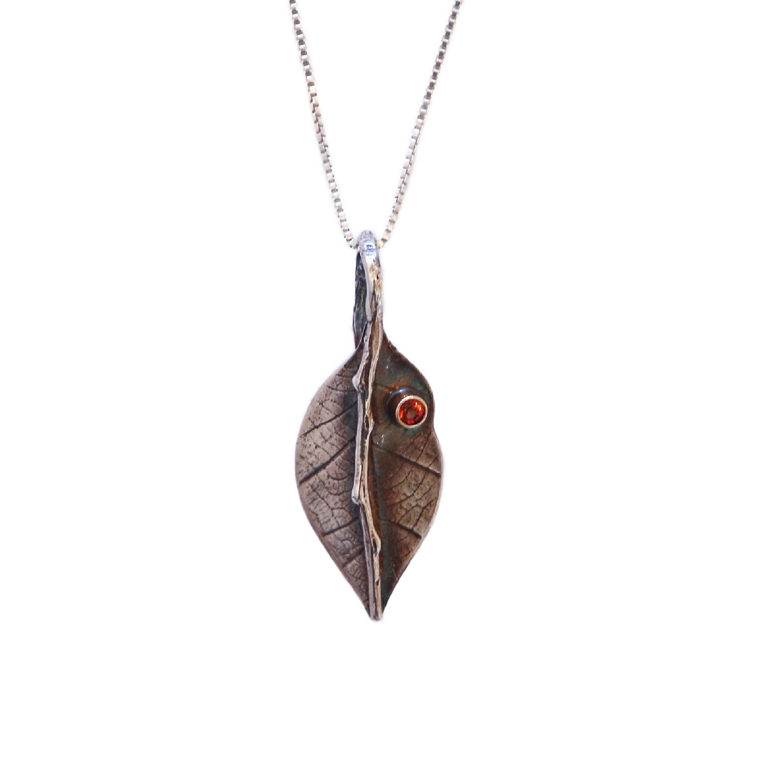 MICHELENE BERKEY - NECKLACE WITH LEAF PENDANT RUBY SAPPHIRE - SILVER