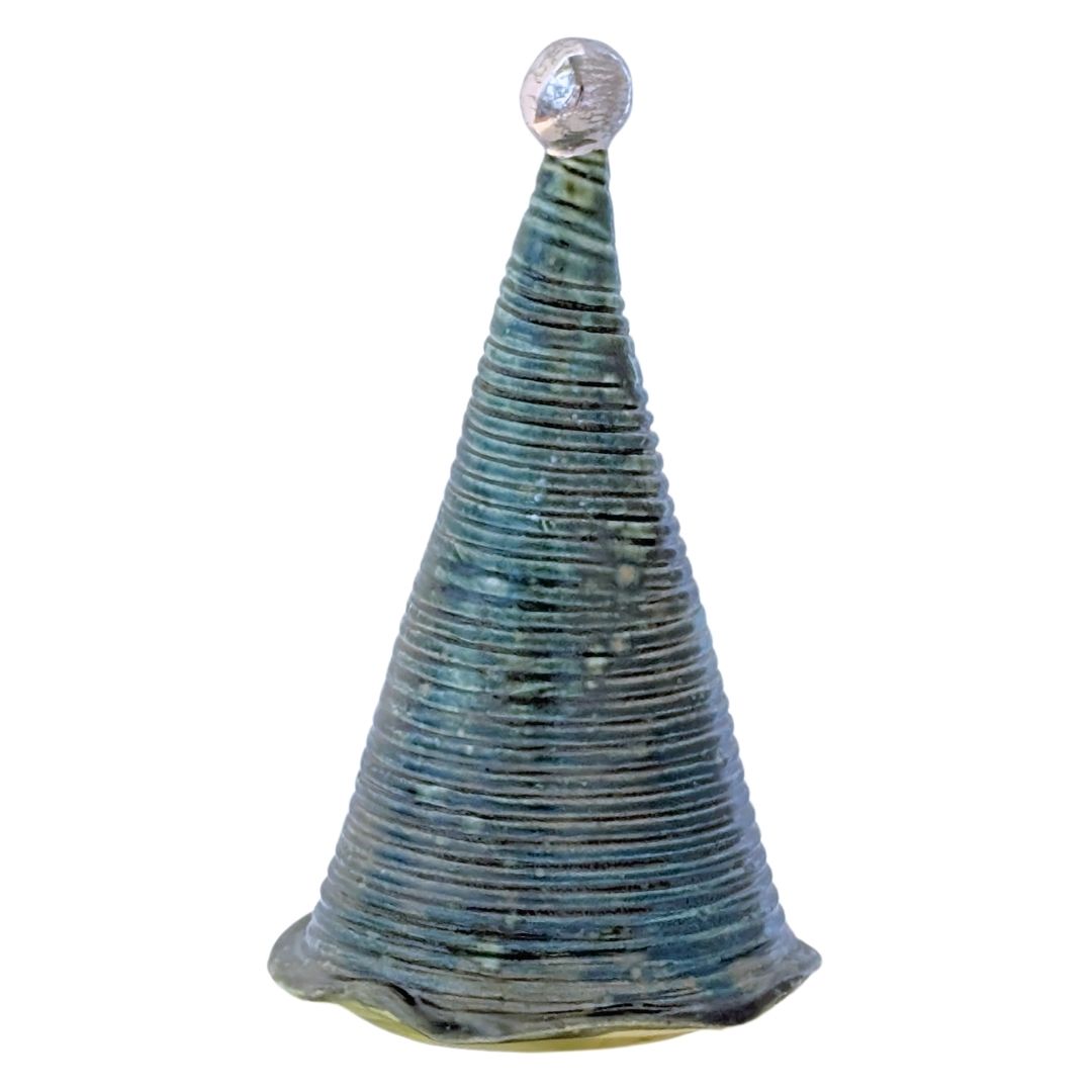 MARIA COUNTS - SKINNY SPIRAL CHRISTMAS TREE - CERAMIC - 4 X 7.25 X 4