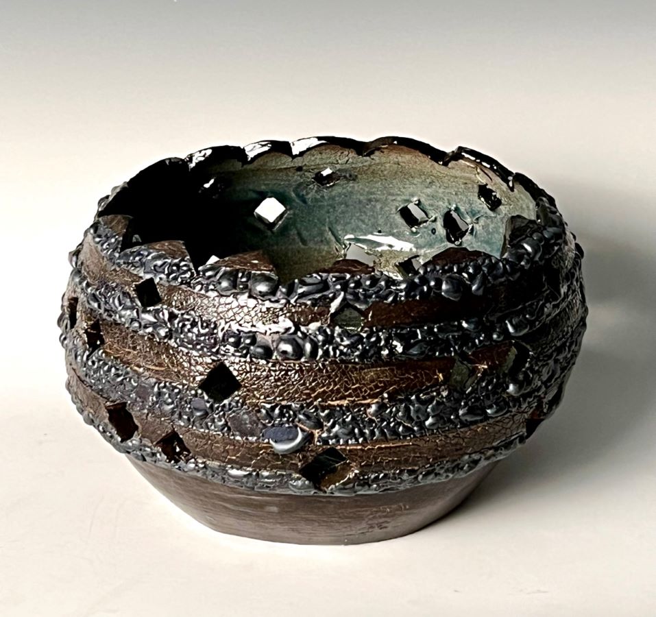 JON LUNDSTROM - BLISTER STRIPE POT - CERAMIC - 6 X 8.5