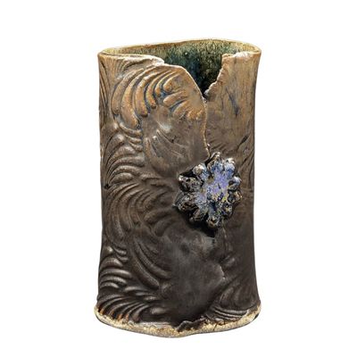 KAREN LIBA - SM BROWN VESSEL W BLUE ORNAMNET - CERAMIC - 2 X 4 X 2.5