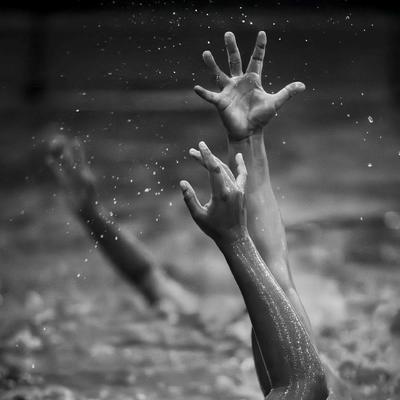 TED RIGONI - REACHING - PHOTOGRAPHY, DIGITAL - 20 X 20