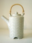 KAREN THAYER - LEAF TEAPOT - CERAMIC - 7.5 X 7 X 4.5